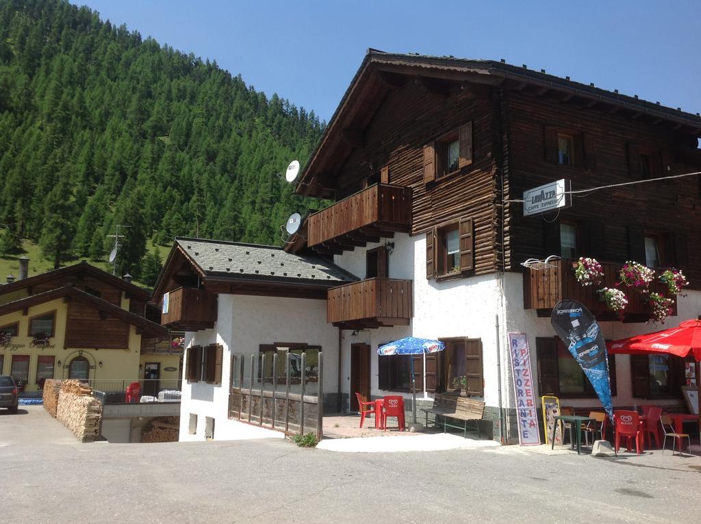 Baita Veglia Appartement Livigno Buitenkant foto